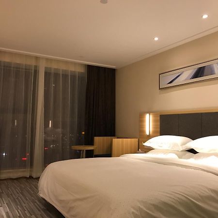 See U Select Hotel ووهان المظهر الخارجي الصورة