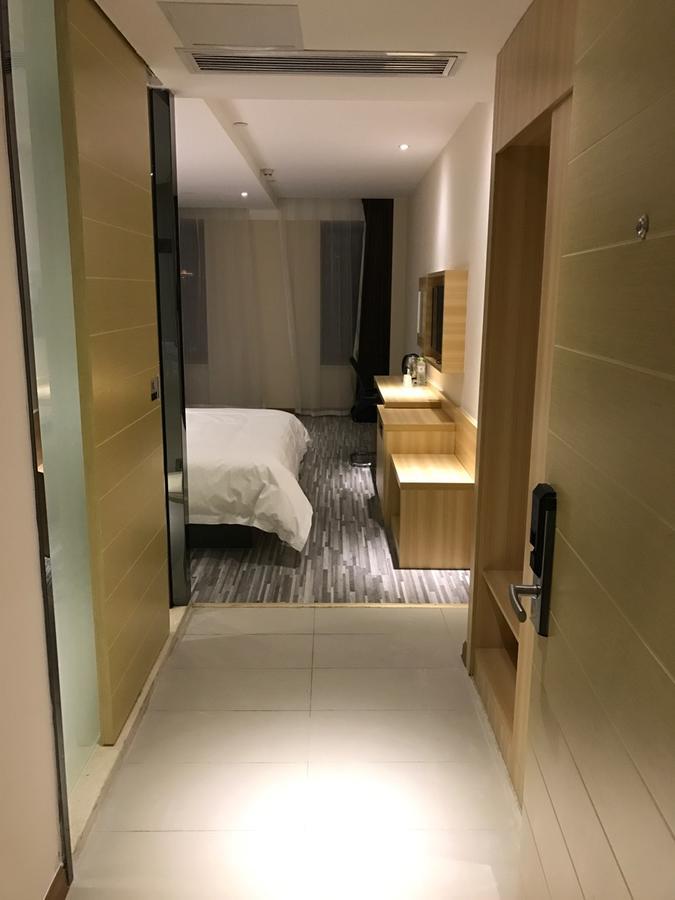 See U Select Hotel ووهان المظهر الخارجي الصورة