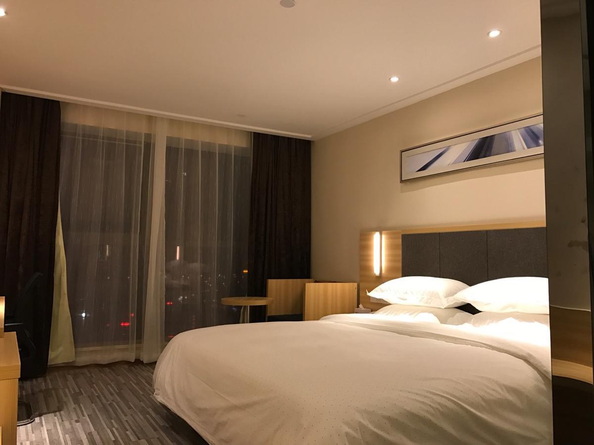 See U Select Hotel ووهان المظهر الخارجي الصورة