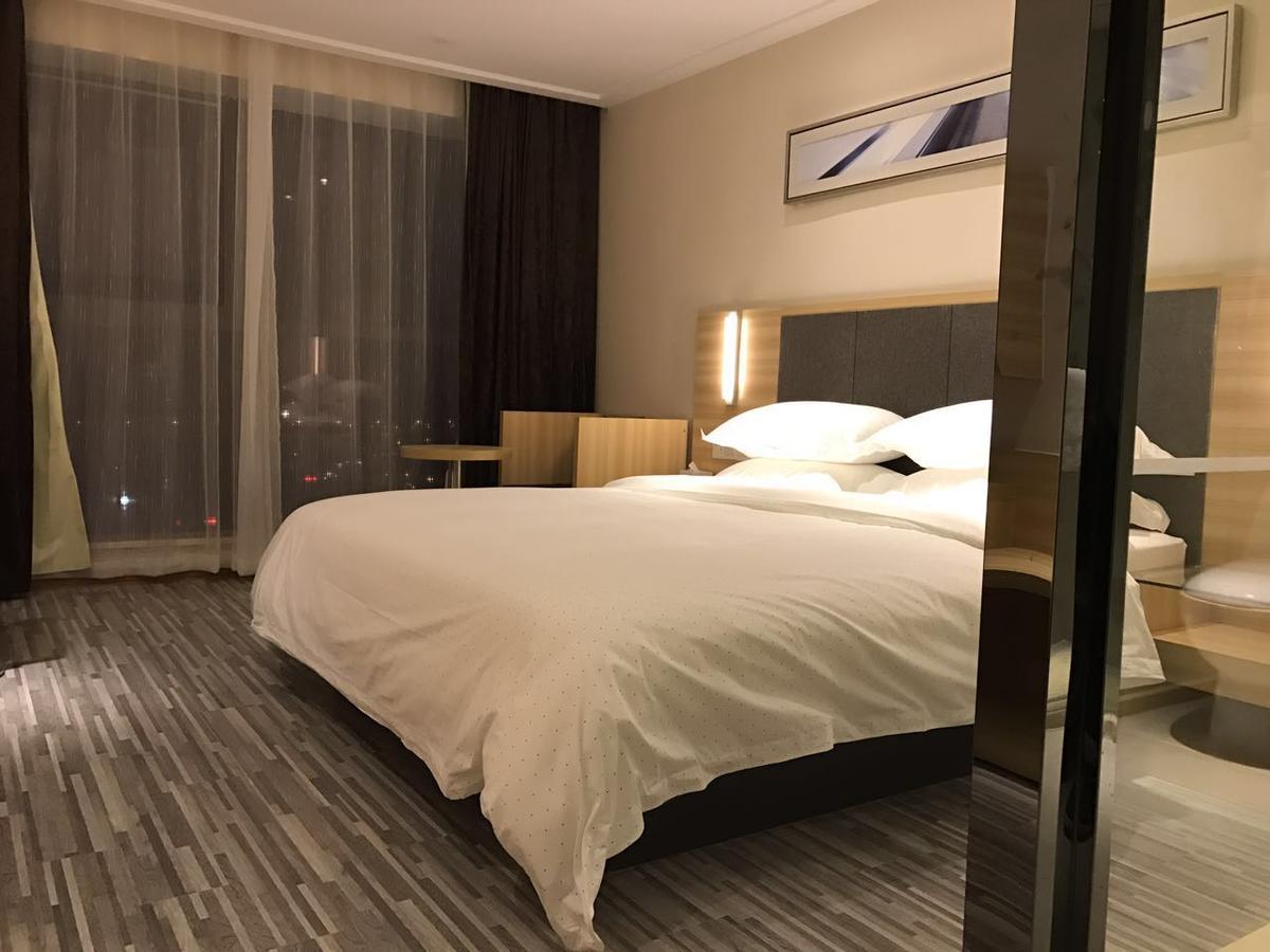 See U Select Hotel ووهان المظهر الخارجي الصورة