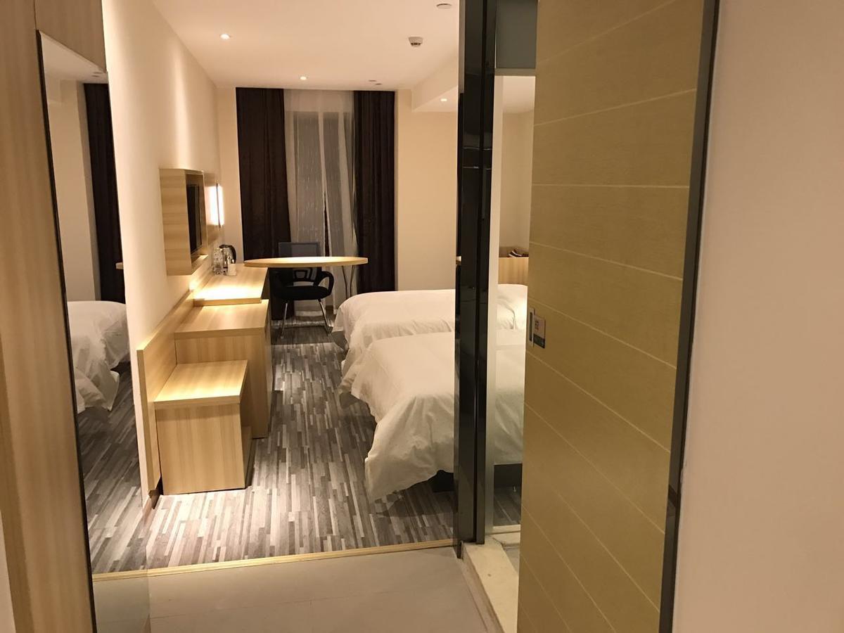 See U Select Hotel ووهان المظهر الخارجي الصورة