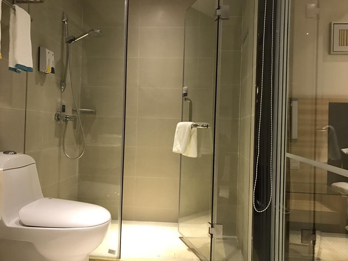 See U Select Hotel ووهان المظهر الخارجي الصورة
