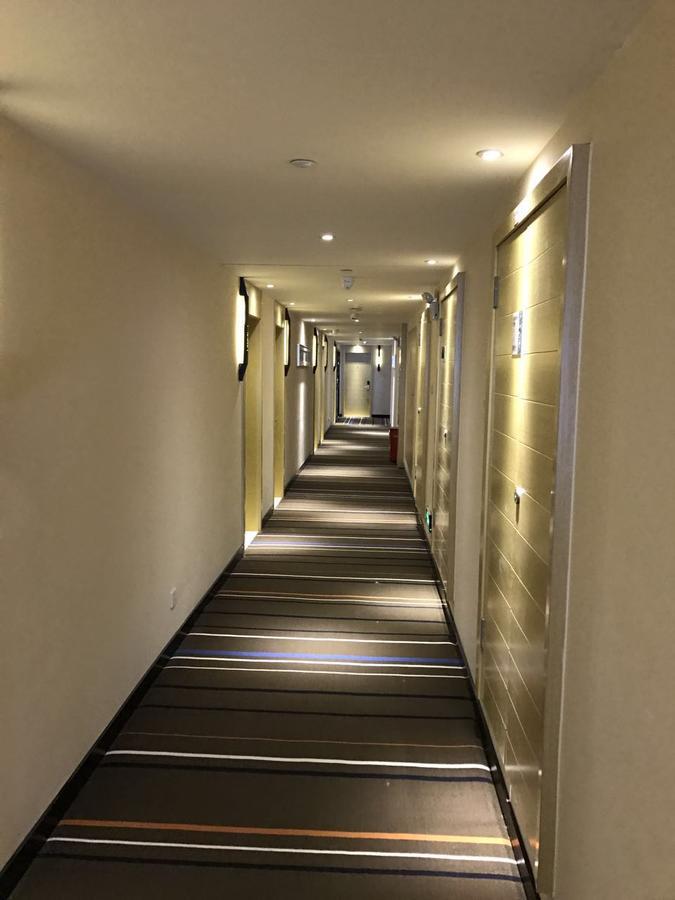 See U Select Hotel ووهان المظهر الخارجي الصورة