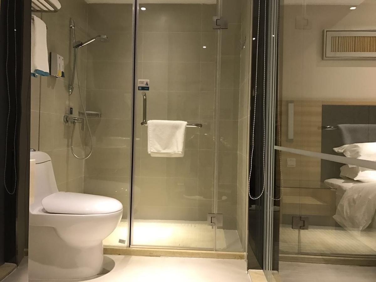 See U Select Hotel ووهان المظهر الخارجي الصورة