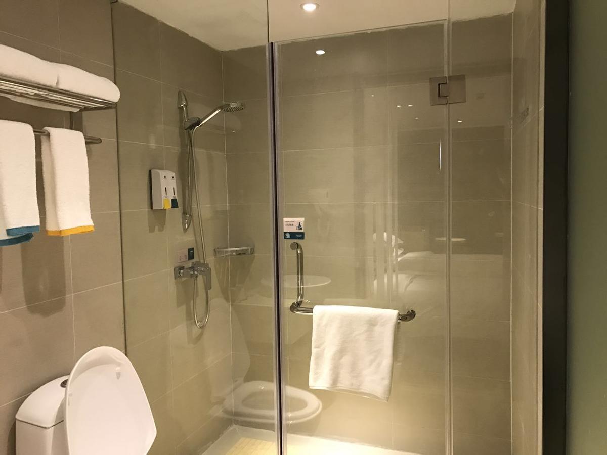 See U Select Hotel ووهان المظهر الخارجي الصورة