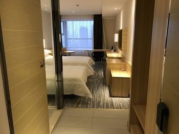 See U Select Hotel ووهان المظهر الخارجي الصورة